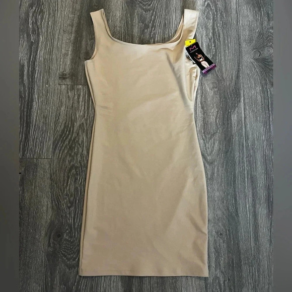 NWT Maidenform Shapewear Slip Size M - Picture 2 of 5